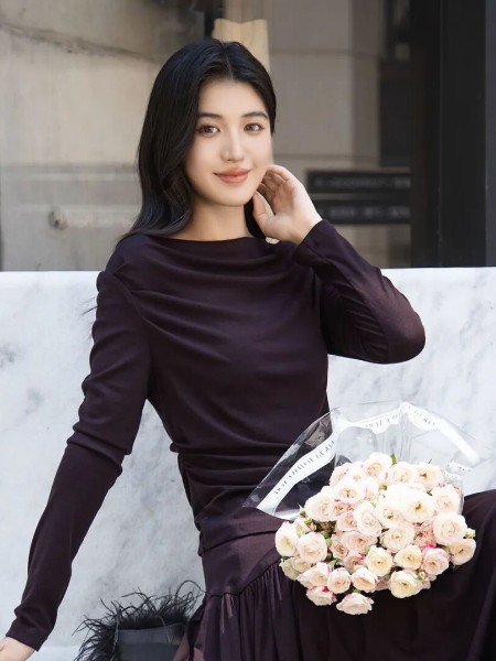 芝仪(zhiyi)女装品牌法式高级感荡领长袖t恤女新款修身显瘦体恤上衣