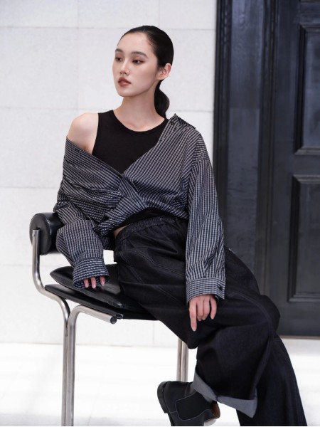 女装品牌法式假两件露肩条纹长袖衬衫女2025年秋季新款设计感小众别致上衣