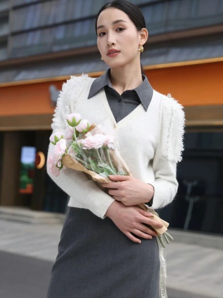 璟逸(JINGYI)女装品牌毛衣针织开衫2025新款秋季百搭V领长袖打底毛衣外套