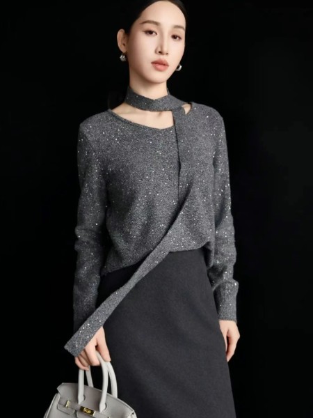 璟逸(JINGYI)女装品牌灰色星点系脖带气质2025新款秋季