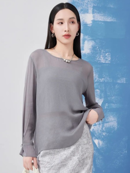 璟逸(JINGYI)女装品牌2025年新款轻薄贺领罩衫纯色防晒打底衫