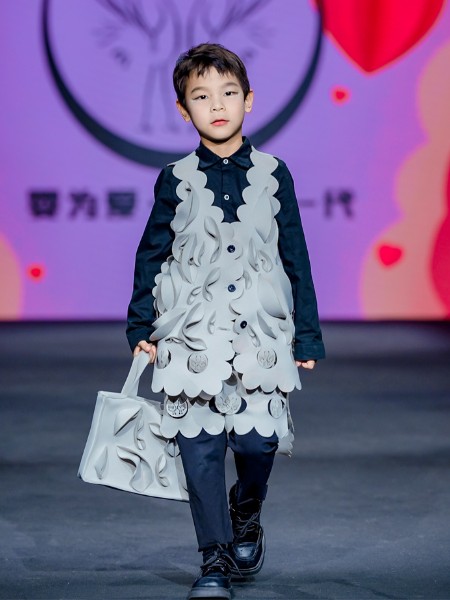 婴二代品牌时尚潮流童装2025最新产品展示