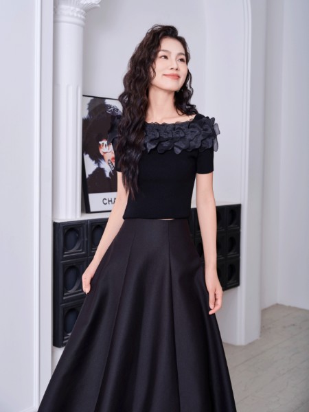 鸢娜尔(innaeydn)女装品牌2025秋季最新产品展示