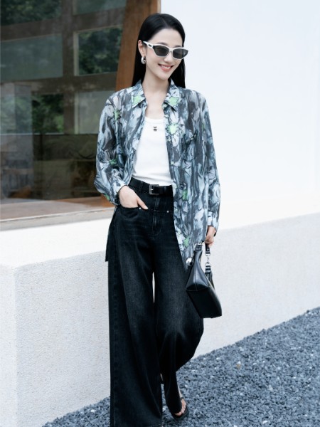 香影女装品牌2025秋冬最新产品展示