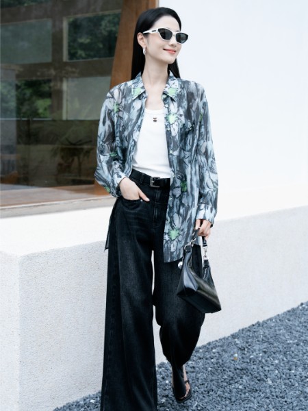 香影女装品牌2025秋冬最新产品展示