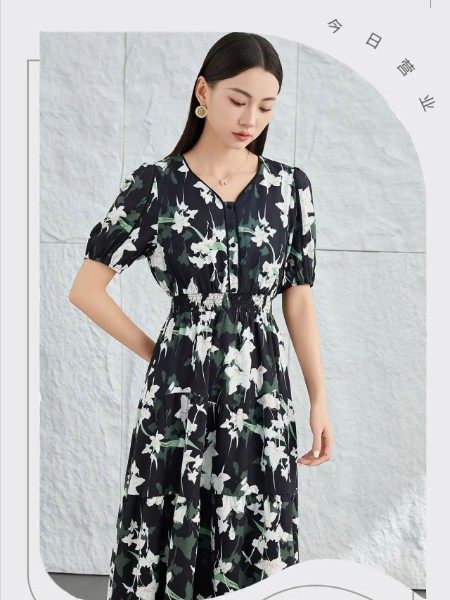 舍念(SHENICC)女装品牌2025秋最新产品展示