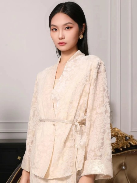 纽方(NEWFOUND纽方)女装品牌2025最新产品展示
