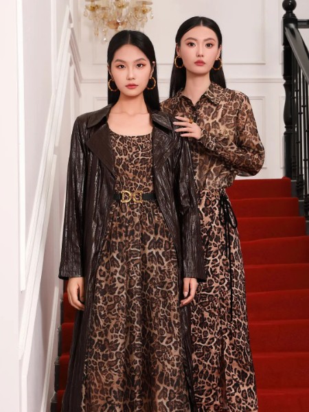 纽方(NEWFOUND纽方)女装品牌2025最新产品展示
