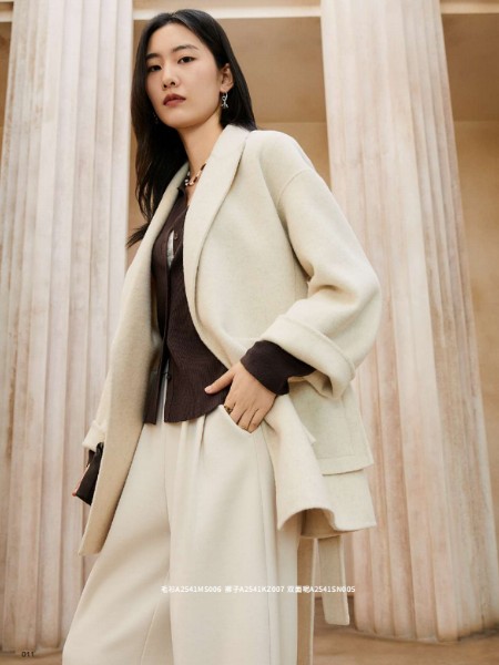 艾凸苏希(Aitoo.Suxi)女装松弛文艺舒适减龄2025秋冬新品