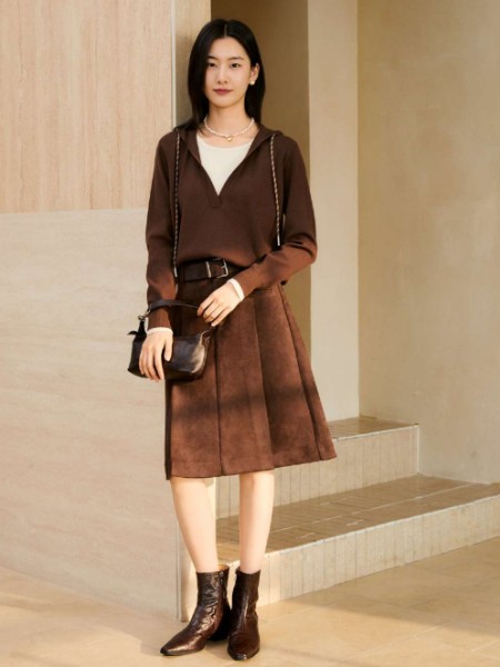 艾凸苏希(Aitoo.Suxi)女装美拉德系时髦减龄套装裙2025秋季新品