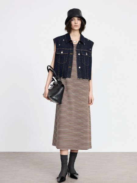 迪赛尼斯(DESIGNICE)女装品牌2025最新产品展示