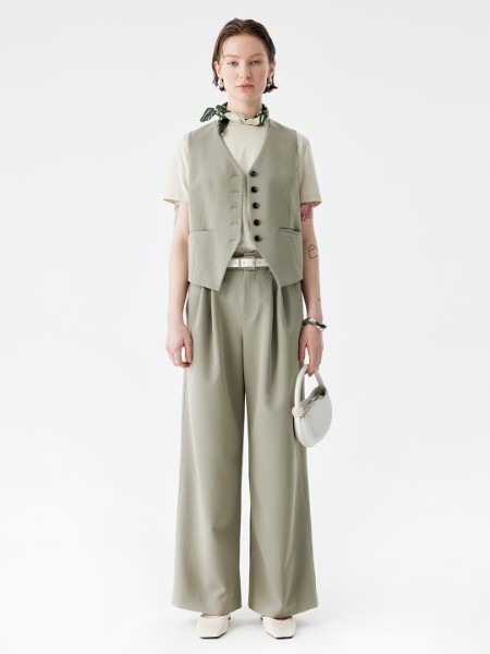 艾蜜雪女装品牌2025最新产品展示