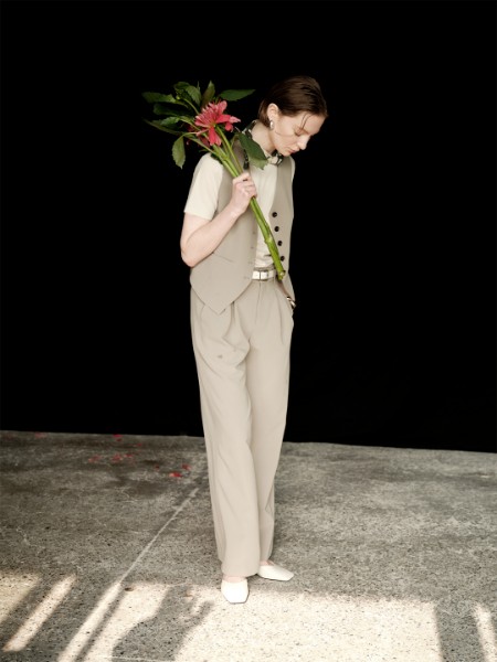 艾蜜雪女装品牌2025最新产品展示