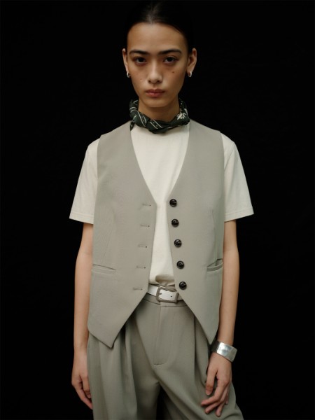 艾蜜雪女装品牌2025最新产品展示