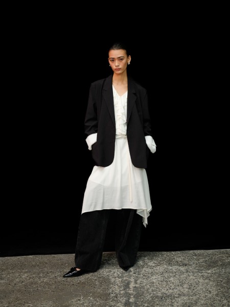 艾蜜雪女装品牌2025最新产品展示