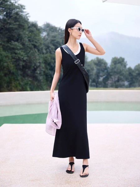 YXZ尤西子(YXZ)女装品牌2025夏最新产品展示