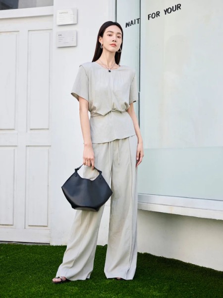 YXZ尤西子(YXZ)女装品牌2025夏最新产品展示