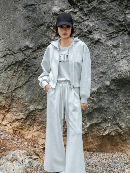 苏昔(SOULCELL苏昔)女装品牌2025秋冬最新产品展示