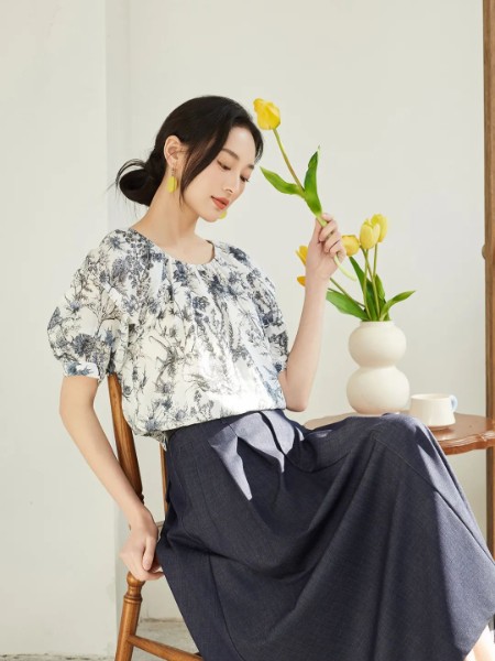 珞娜女装品牌2025秋冬最新产品展示