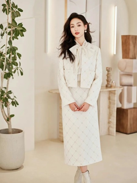 珞娜女装品牌2025秋冬最新产品展示