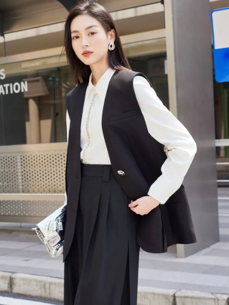 珞娜女装品牌2025秋冬最新产品展示