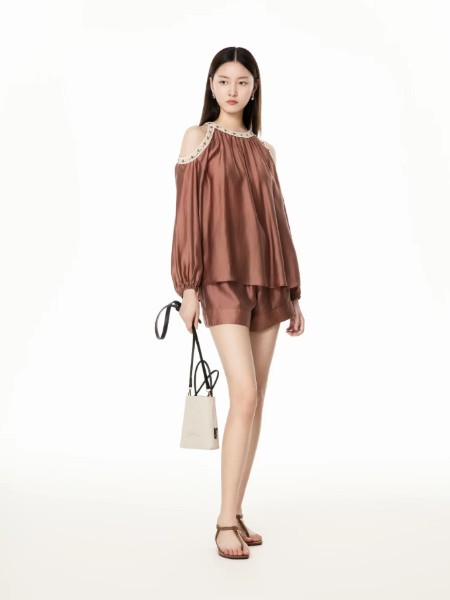 Peoleo女装品牌2025最新产品展示