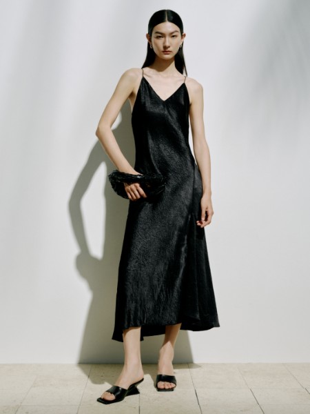 艾诺丝雅诗(ARIOSEYEARS)女装品牌2025最新产品展示