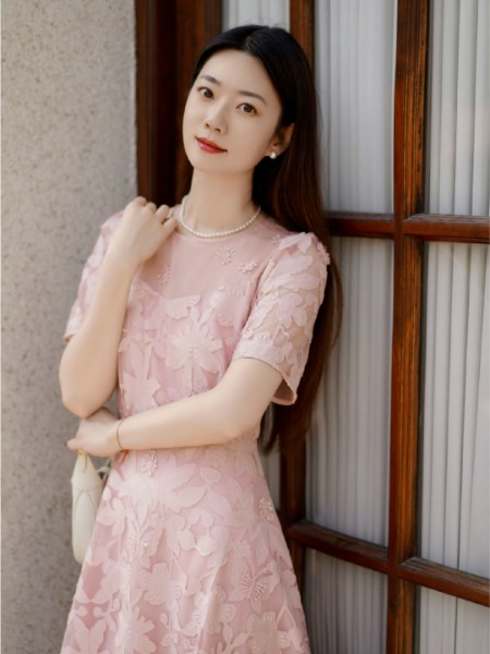 芭蒂娜 - BADINA(BADINA)女装品牌2025最新产品展示