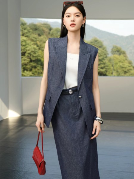 芭蒂娜 - BADINA(BADINA)女装品牌2025最新产品展示