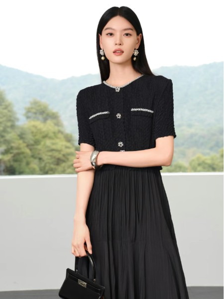 芭蒂娜 - BADINA(BADINA)女装品牌2025最新产品展示