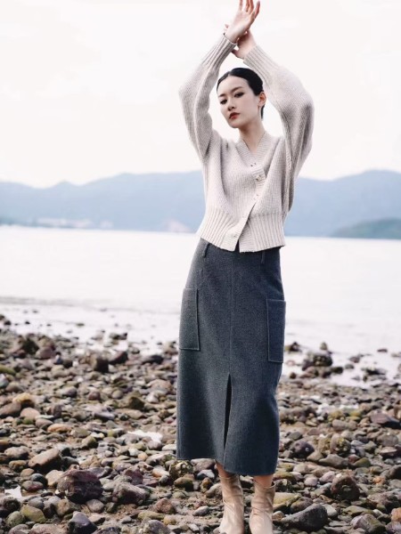底色(Dins)女装品牌最新产品展示