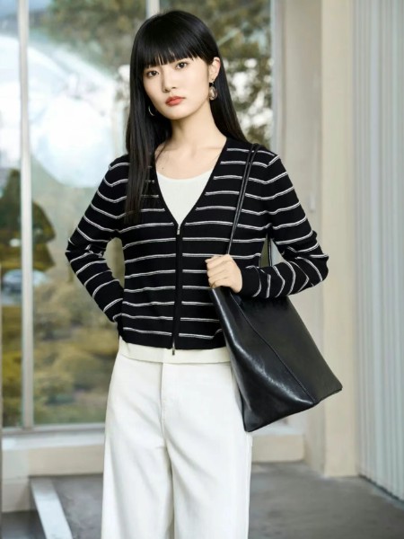 素帛SOBEAUTY女装气质利落简约舒适长袖2025秋冬新品