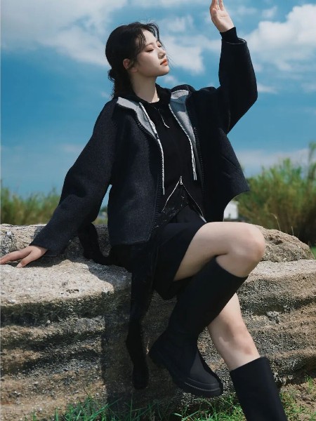 薇薇希(VIVIS)女装品牌最新产品展示