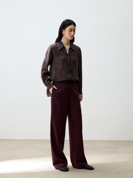 路卡西(LEUCOTHEA)女装品牌2025秋季最新产品展示