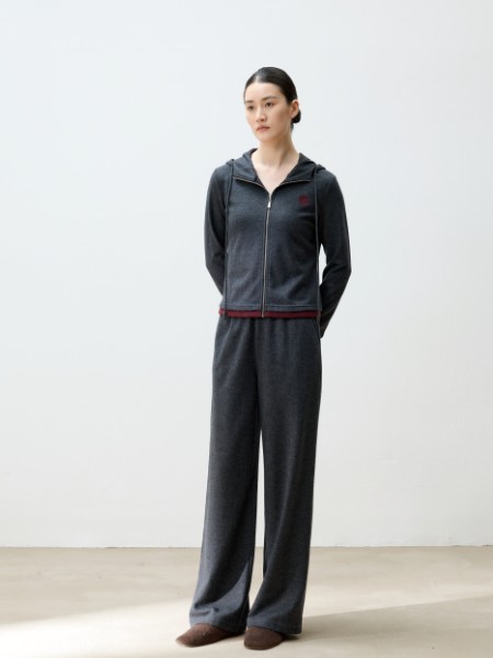 路卡西(LEUCOTHEA)女装品牌2025秋季最新产品展示
