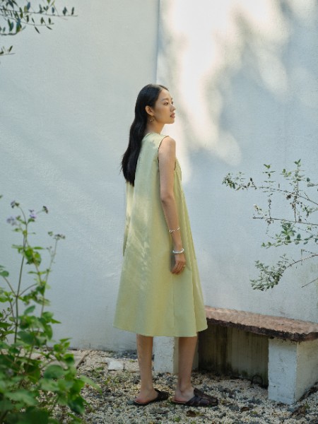 青稚女装品牌最新产品展示