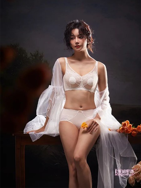 亲闺密语(Qinguimiyu)内衣睡衣品牌最新产品展示