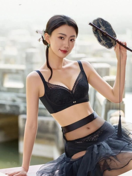 依曼丽内衣睡衣品牌2025最新产品展示