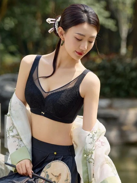 依曼丽内衣睡衣品牌2025最新产品展示