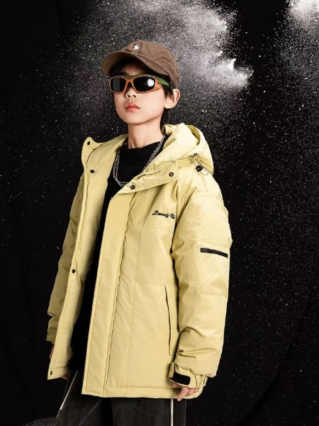 布衣草人 - BYCR童装品牌2025冬季最新产品展示