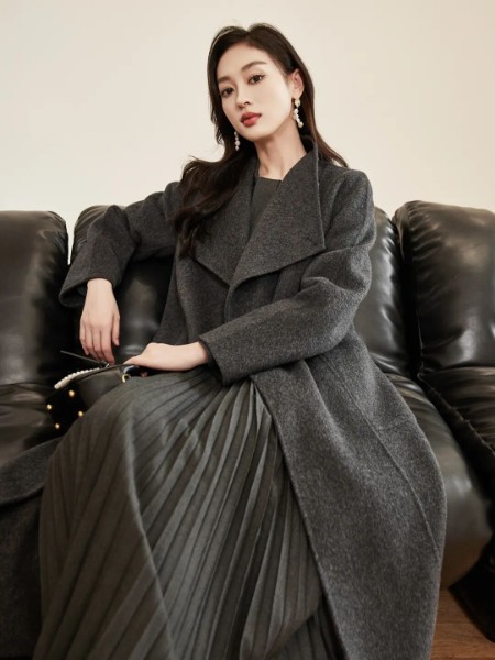 珞娜女装品牌2025冬季最新产品展示