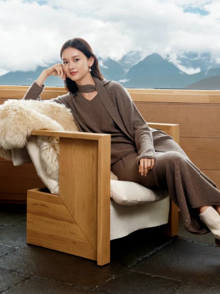 EP雅莹(EP)女装品牌2025最新产品展示