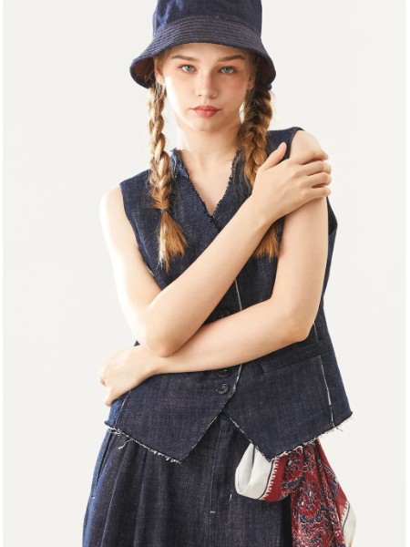 树生活女装品牌2025秋冬最新产品展示