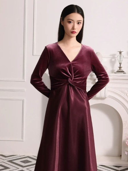 纽方(NEWFOUND纽方)女装品牌2025最新产品展示