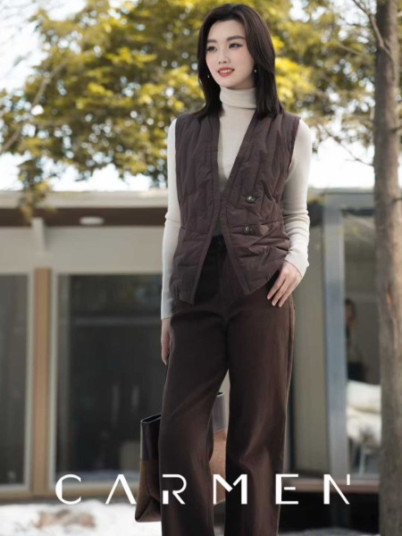 卡蔓(CARMEN)女装品牌2025年冬季最新产品展示