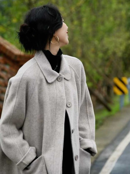 底色(Dins)女装品牌2025年冬季最新产品展示