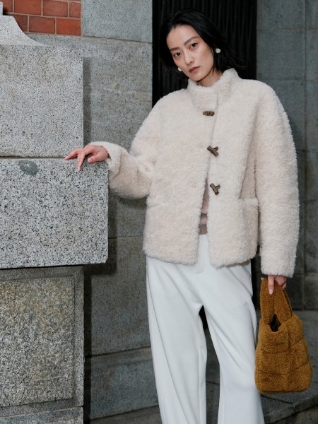 迪赛尼斯(DESIGNICE)女装品牌2025最新产品展示