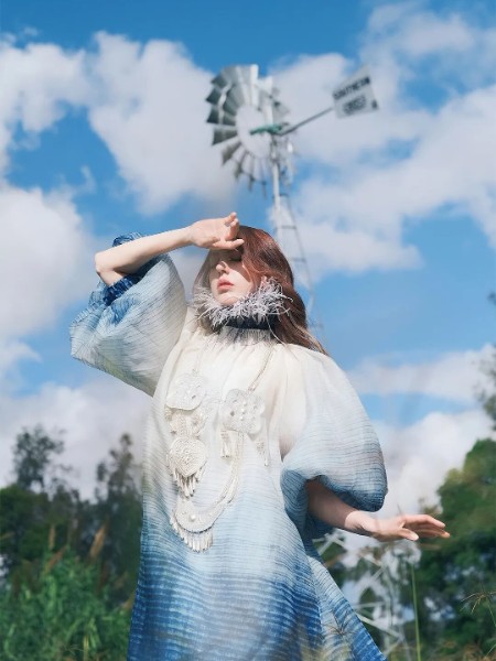 粉蓝时尚(BBLLUUEE)女装品牌2025最新产品展示