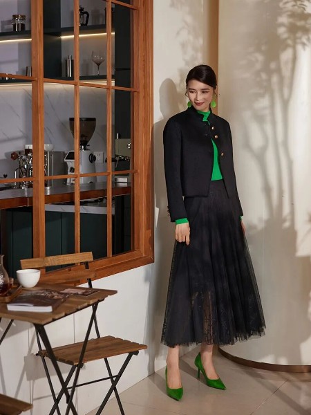 粉蓝时尚(BBLLUUEE)女装品牌2025最新产品展示