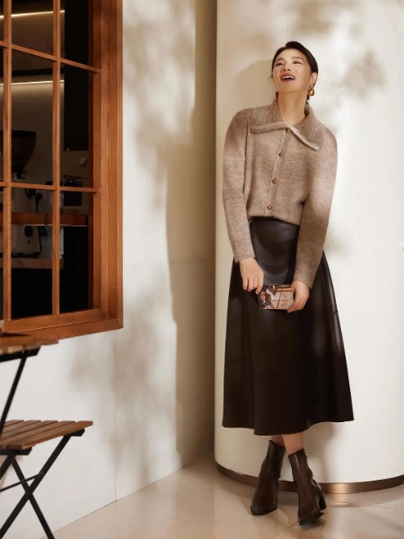 粉蓝时尚(BBLLUUEE)女装品牌2025最新产品展示